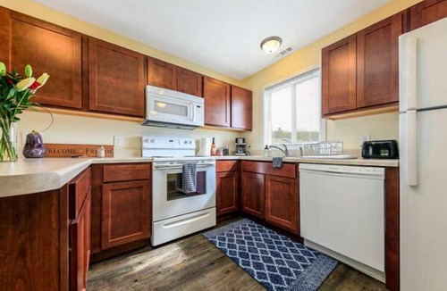 Holiday Hills Apartment | ✵ Contemporary 2 Bedroom Apt. @ Holiday Village ➠ Unit 3895 ✵