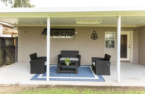 West End House | Convenient, Quiet, Centrally Located, Fully Stocked Lakeview Home