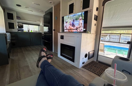 Taylorville House | Convenient to UA and Mercedes