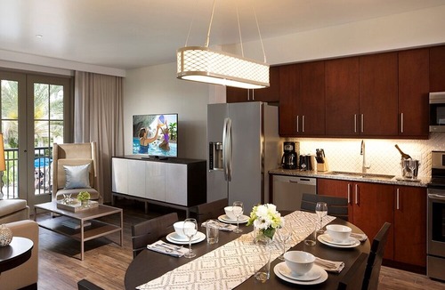 Florida Central Atlantic Coast Resort | Convention Reprieve, Located Across from the Convention Center