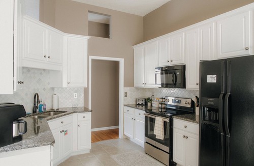 Gunter Afs House | Copperfield Retreat 3BR | Pet-Friendly Escape
