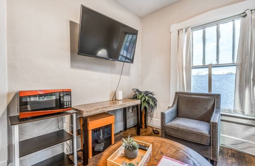 New Pathways Apartment | Cornerlight Haven | 6 Min to Overton Square
