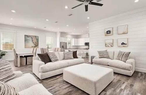 Frangista Beach House | Costal Style 3-story W 7BR and Near the Beach