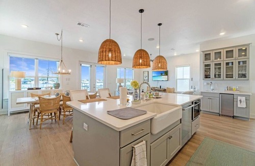 Ono Island House | Costie`s Place-Waterfront w/Pool and Boat Dock!