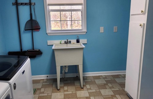 Childersburg House | Cottage 3-bedroom house in Tallaseehatchee Creek and the Coosa River/LayLake
