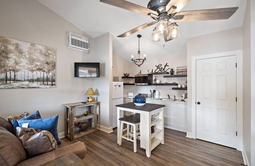 Ridgeland Cottage | Cottage 6 - Hooty's Place