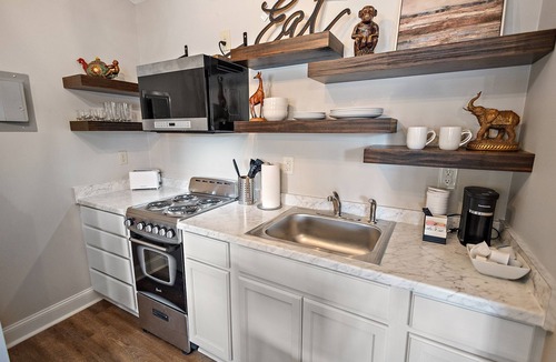 Ridgeland Cottage | Cottage 6 - Hooty's Place