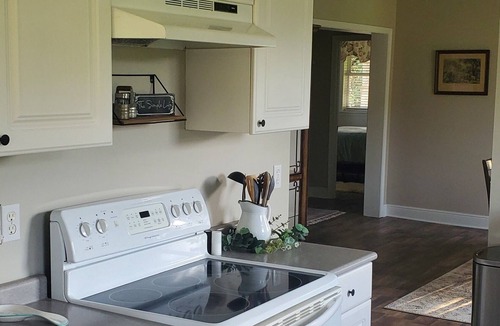 Scooba Cottage | Cottage in the Pines close to Bass Lake