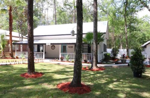 St. Augustine House | Cottage in the woods at Emerald Lakes Estate