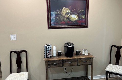 Loxley House | Cottage near the beach , owa, Bucees , King bed , WiFi quiet neighborhood