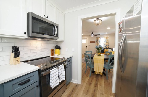 Laurel Cottage | Cottage Row: Leontyne