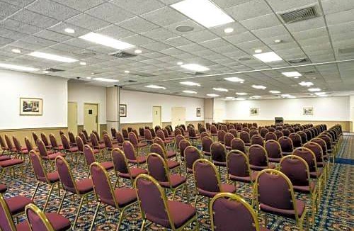 Pooler Hotel | Cottonwood Suites Savannah Hotel & Conference Center
