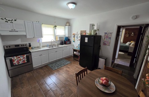 Pine Level Other | Country Charm Cottage - 2br Wifi close to interstate!