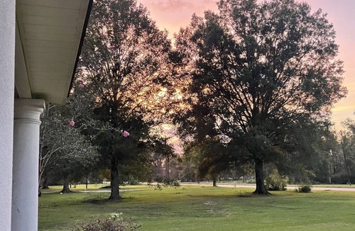 Burnside House | Country Chic, enjoy the quiet setting of country living.