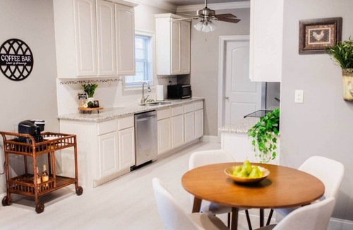 Broussard House | Country Cottage King Suite-7mi to Sports Complex