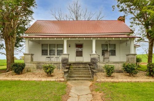 Lineville House | Country Home Near Lake Wedowee: Patio & Fire Pit!