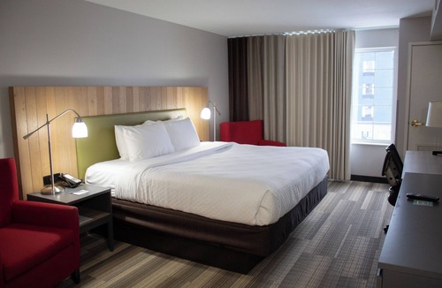 Big Rapids Hotel | Country Inn & Suites by Radisson, Big Rapids, MI