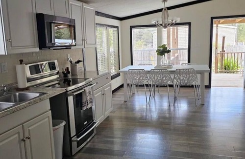 Middleburg House | Country living at its best!