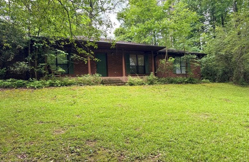 Auburn House | Country Setting Just 4 Miles From Jordan-Hare