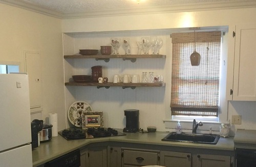 Starkville Cottage | Cowbell Cottage, 2 BR, Downtown, Close to Campus, Walk to Campus