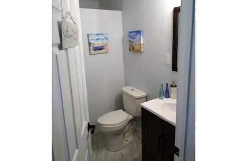 Fort White House | "Cowboy's Cabana" - Detached Suite w/ Pool & Porch