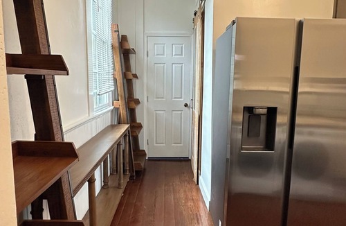 Bywater Apartment | Cozy 1-bedroom apartment in adorable New Orleana with AC