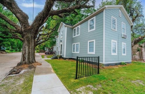 Mobile Apartment | Cozy 1-bedroom apartment in lovely Mobile with WiFi, AC
