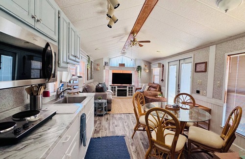 Keaton Beach House | Cozy 1-bedroom bungalow on Boggy Bag in Keaton
