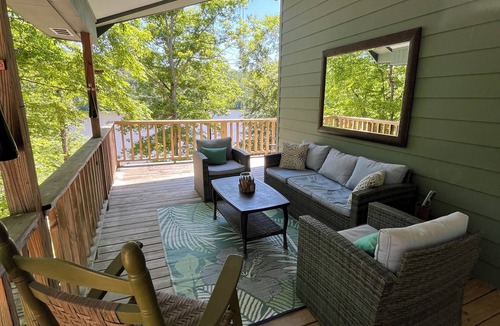 Tuscaloosa Ski Chalet | Cozy 1-bedroom chalet on the Black Warrior River in Tuscaloosa!