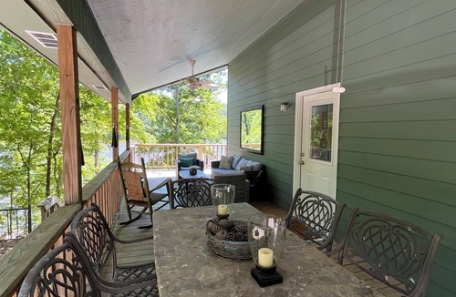 Tuscaloosa Ski Chalet | Cozy 1-bedroom chalet on the Black Warrior River in Tuscaloosa!