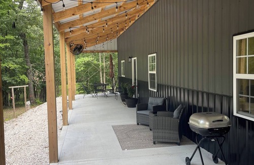 Bismarck House | Cozy 1-bedroom + loft barndominium near DeGray Lake