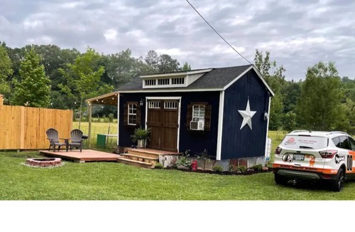 Elliott Cabin | Cozy - 1 bedroom tiny cabin sleeps 2 adults 2 children comfortably