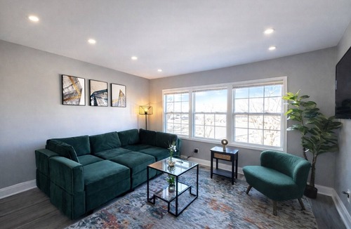 Birmingham Apartment | Cozy 1BR Retreat with Parking Close to Downtown Birmingham and UBA