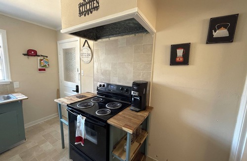 Highland Historic District Apartment | Cozy 2-bedroom apartment in charming Shreveport with WiFi, AC