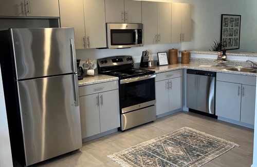 Florence Apartment | Cozy 2-bedroom apartment at the Oaks in charming Florence.