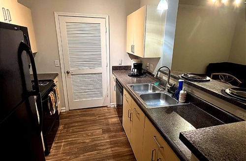 Atlanta Apartment | Cozy 2-bedroom apartment and 10 min walking distance to Mercedes-Benz Stadium