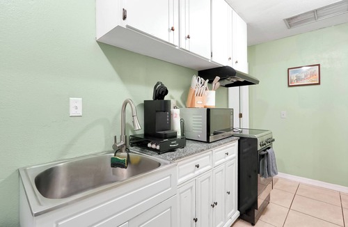 Deltona Lakes Apartment | Cozy 2-bedroom apartment in centrally located Deltona. SLEEPS 7 PEOPLE!