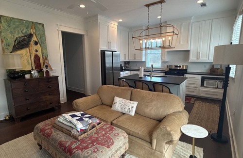Madison House | Cozy 2-bedroom Carriage house on the Ross Barnett Reservoir