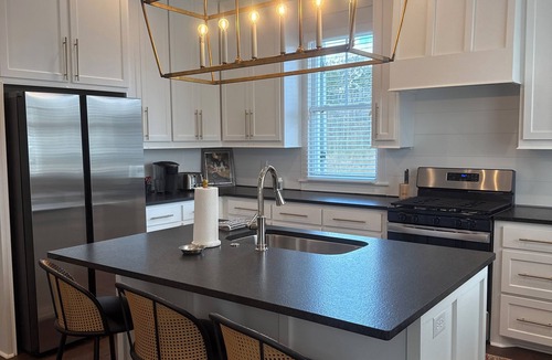 Madison House | Cozy 2-bedroom Carriage house on the Ross Barnett Reservoir