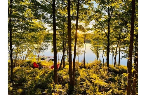 Iron River Cottage | Cozy 2-bedroom cottage on beautiful Stanley Lake.