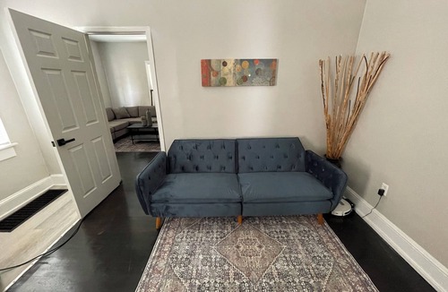 Westview House | Cozy 2-bedroom house that sleeps 7 with WiFi, AC in WestEnd Atlanta