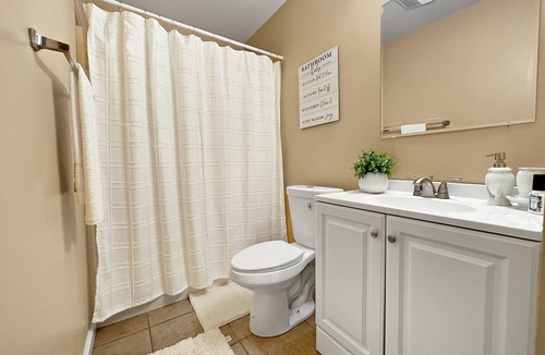 Chalmette House | Cozy 2BR/1BA Near Local Hotspots