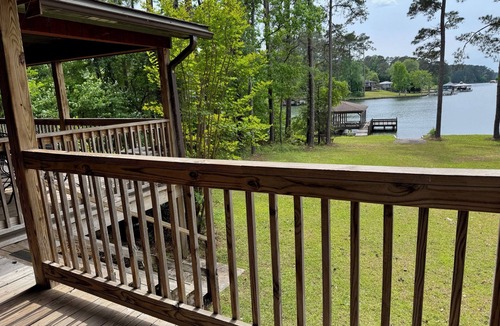 Milledgeville Cabin | Cozy 3-bedroom cabin with a serene picturesque view of the lake at sunset