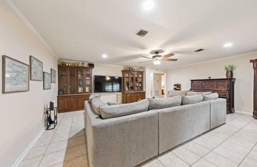 Broussard House | Cozy 3-Bedroom Ranch Near Lafayette