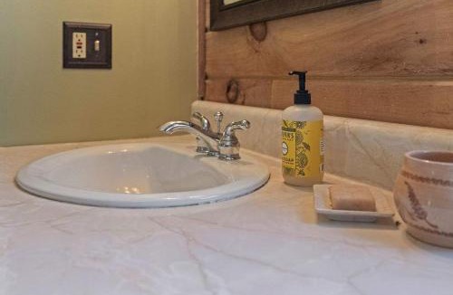 Manistee House | Cozy 3-Bedroom Retreat in Manistee