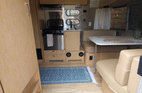 Bithlo House | Cozy Airstream in East Orlando w/ running water , A/C, Heat & Filtered pool