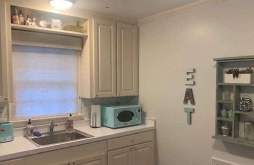 Laurel House | Cozy Apartment Located in Downtown Laurel