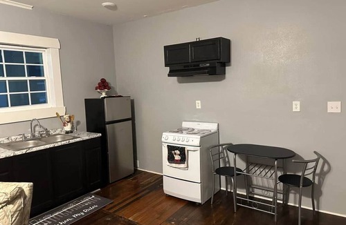 Fairfield Historic District House | Cozy Blue Bungalow Near Downtown & Hospitals 1134
