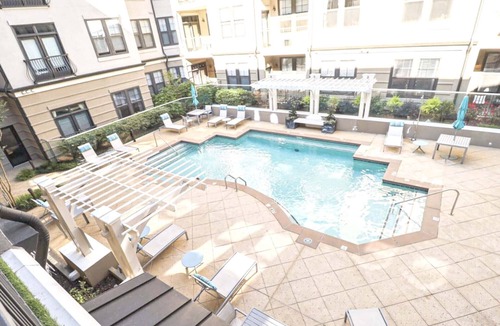 Lindridge-Martin Manor House | Cozy Buckhead Getaway