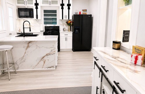 Lindridge-Martin Manor House | Cozy Buckhead Luxe Retreat